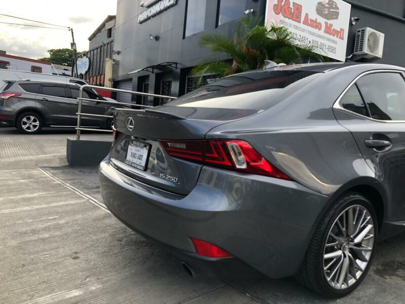 SPOILER/COLA BAUL LEXUS IS250-IS350 2014-2018