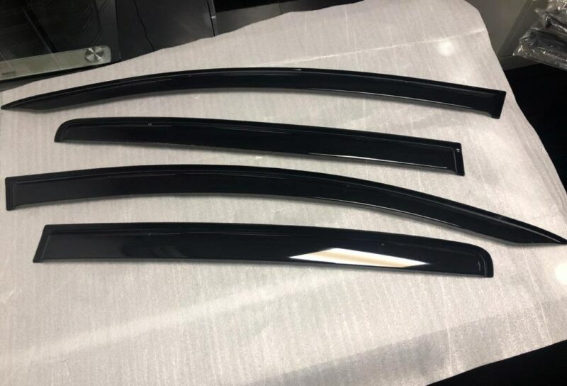 WINDOWS VISOR PREMIUM CON CLIPS TOYOTA VITZ 2011-2014