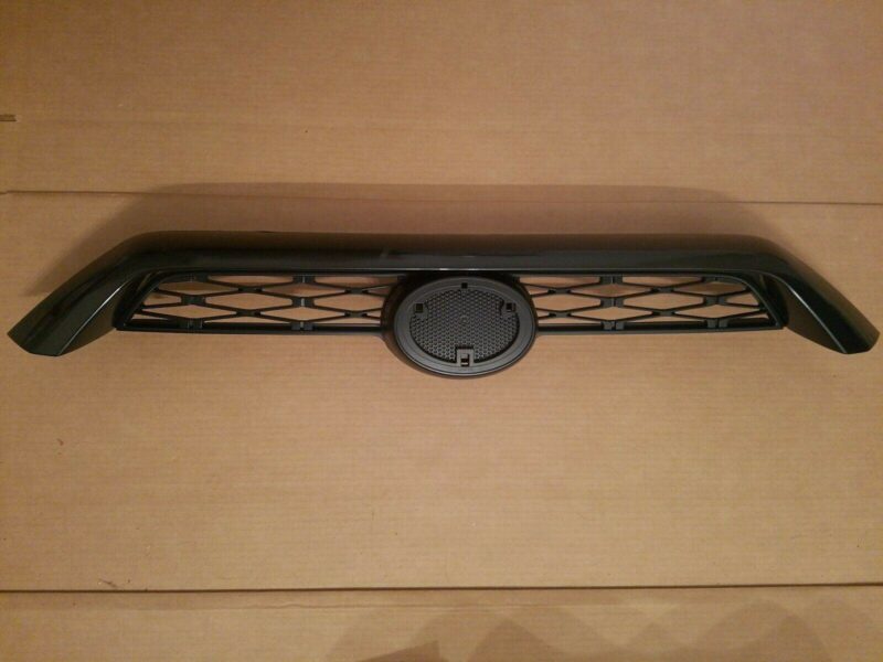 PARRILLA SUPERIOR TOYOTA 4RUNNER LIMITES 2014-2020